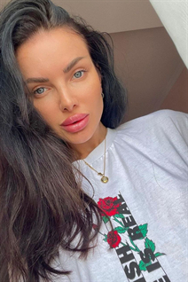 Épouse d'Ukraine evgeniya de kyiv avec Noirs cheveux, âge 39
