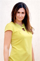 Dating women from ukraine arina from bender with Dark Brown hair age 32