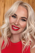 Fille de madrid irina aux cheveux Blond, age 40