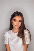 Deslumbrante mujer ucraniana julia de kiev con pelo Marrón oscuro y edad 26 photo-1