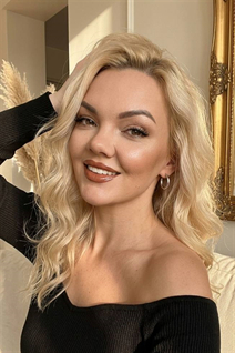 Ukrainian bride iryna from kyiv with Blonde hair age 43 photo-15