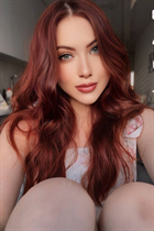 Femme parfaite olesya de paris avec Chatain clairs cheveux, âge 19 photo-45