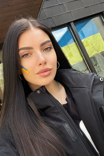 Date ukrainienne diana de kharkov avec Noirs cheveux, âge 24