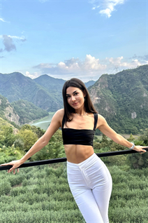 Novia ucraniana soltera anna de kiev con pelo Marrón oscuro y edad 32