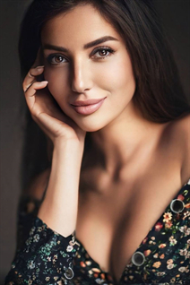 Ukranian bride maryna from kiev with Dark Brown hair age 31