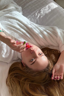 Mariée d'Ukraine marina de nikolaev avec Chatain clairs cheveux, âge 27