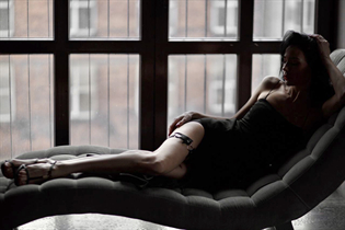 Mujer perfecta valentina de bishket con pelo Negro y edad 33 photo-5