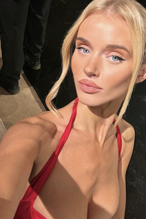 Jolie fille victoria de london avec Chatain clairs cheveux, âge 29