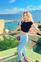 Belle femme allemande ludmila de berlin avec Chatain clairs cheveux 44 ans photo-4