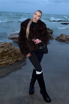 Ukrainian lady vladyslava from odessa with Blonde hair age 18 photo-3