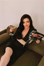 Chica de los angeles kateryna con pelo Marrón oscuro y edad 33 photo-36