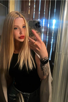 Hermosa mujer ucraniana anastasiia de kiev con pelo Rubio y edad 26 photo-2