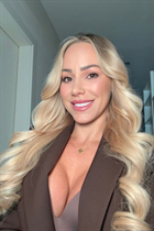 Bride from vienna vanessa with Blonde hair age 33 photo-3