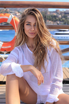 almere bride veronica with Blonde hair age 31 photo-7