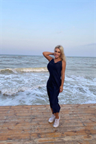 alicante bride yulia with Blonde hair age 40 photo-2