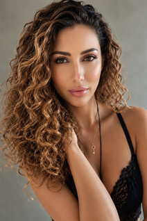 Rencontre fille moldave elena de kishinev avec Chatain clairs cheveux, age 42