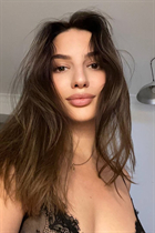 Ukrainian girl marina from valencia with Dark Brown hair age 26 photo-16