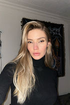 Date ukrainian anna from kiev with White Grey hair age 28 photo-3