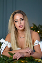 Beautiful Ukrainian girl irina from kharkov with Blonde hair age 34 photo-1