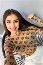 Beautiful woman of ukrainian daryna from kiev with Dark Brown hair age 21 photo-14