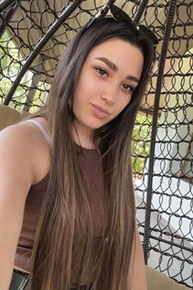 Ukrainian girl for marriage julia from kharkiv with Dark Brown hair age 22