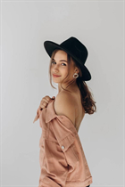 Date ukrainian girl ruslana from khmelnitsky with Light Brown hair age 27 photo-2