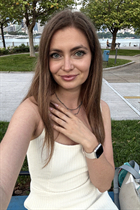 bath bride yullia with Light Brown hair age 34 photo-2