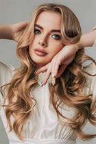 Pretty girl nadia from miami with Light Brown hair age 22 photo-18