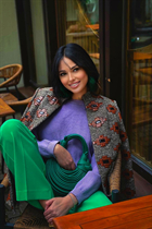 Dating a german girl elena from munich with Black hair 37 years old photo-2