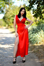 Salir con chica ucraniana nika de kharkov con pelo Marrón oscuro y edad 25 photo-6