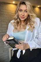 Date ukrainienne alena de kharkiv avec Chatain clairs cheveux, âge 29 photo-17