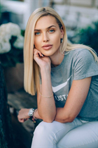 Perfect woman valentina from buffalo with Blonde hair age 37 photo-16