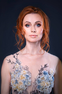 Belle femme ukrainienne oksana de kiev avec Roux cheveux, âge 52