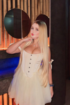 Rencontre femme ukrainienne polina de kyiv avec Blond cheveux, age 19 photo-2