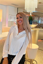 Dating a german girl oksana from marburg with Blonde hair 47 years old photo-9