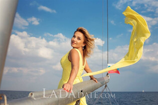 Russian single girl oksana from evpatoria with Blonde hair age 48 photo-24