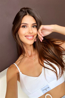 Dating a ukrainian girl alina from kharkov with Dark Brown hair age 27