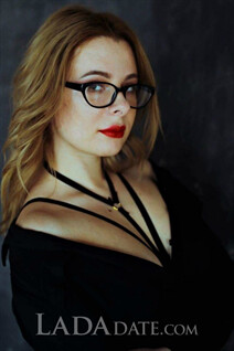 Ukranian bride nadezda from cherkassy with Light Brown hair age 27