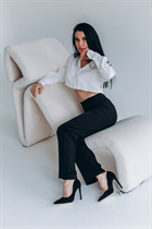 Slavic women kateryna from dnieper with Black hair age 40 photo-10