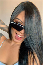 International bride grealdine from medellin with Black hair age 24