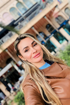 Girl from valencia alina with Light Brown hair age 42 photo-1