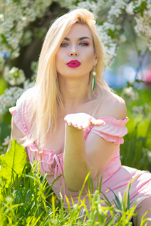 Dating a ukrainian girl evgeniya from mykolaiv with Blonde hair age 38