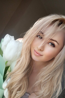 Épouse d'Ukraine anna de kharkov avec Blond cheveux, âge 34