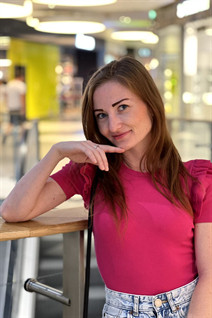 Dame d'Ukraine julia de odesa avec Roux cheveux, âge 42