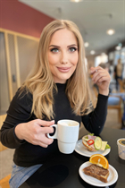 Lady from Ukraine yana from kiev with Blonde hair age 30 photo-7