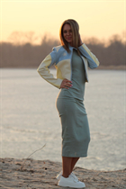 Beautiful woman of ukrainian olha from kyiv with Blonde hair age 42 photo-3