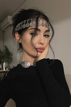 Belle femme ukrainienne célibataire lilit de kyiv avec Noirs cheveux, âge 27 photo-4