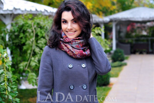 Dating moldovan girl silvia from slobozia with Dark Brown hair age 32 photo-9