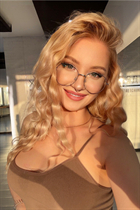 Perfect woman violetta from astana with Blonde hair age 22 photo-3
