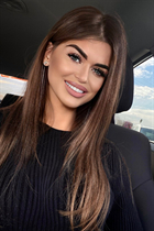 Mujer perfecta maria de nessebar con pelo Marrón oscuro y edad 25 photo-9